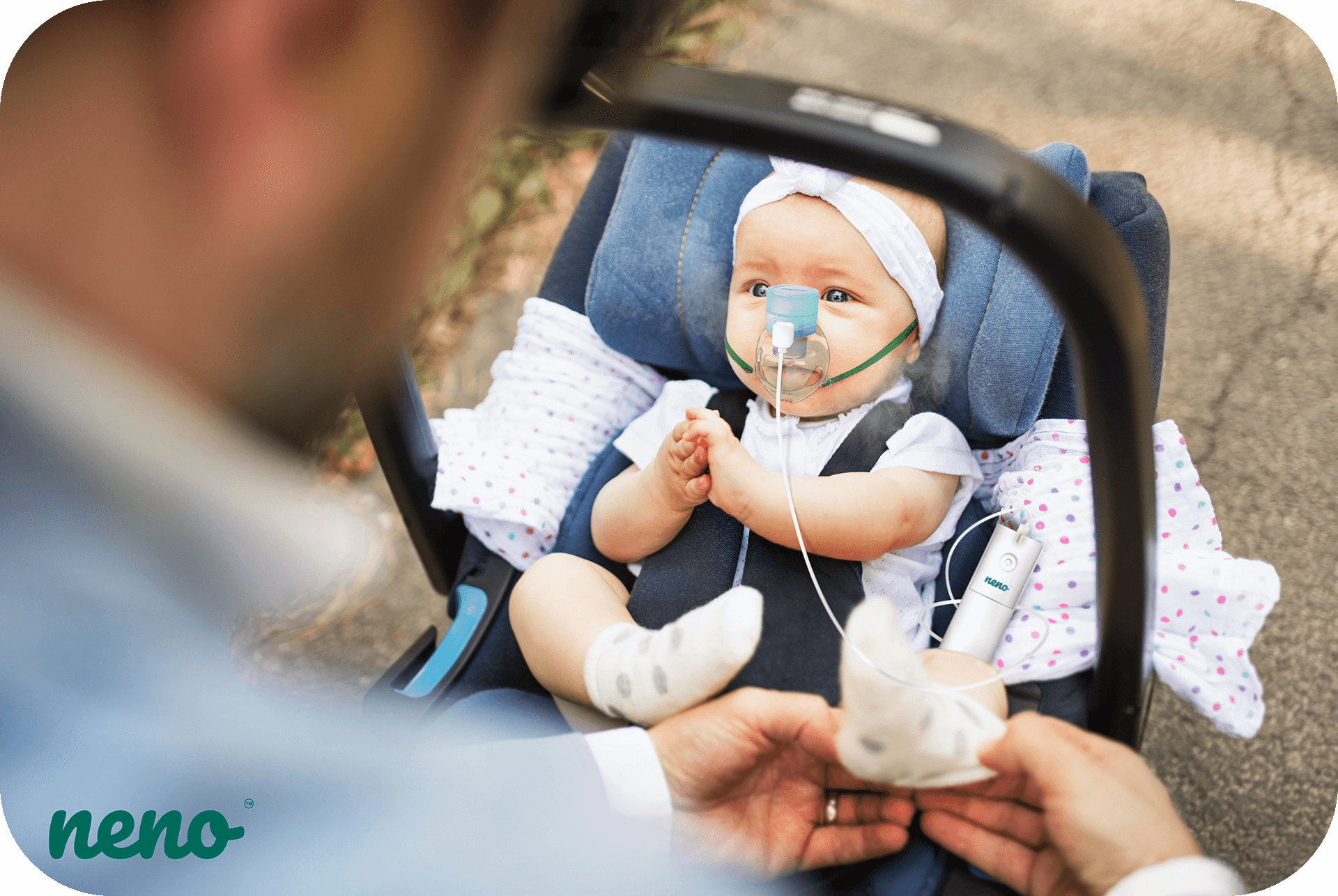Dziecko na spacerze się inhaluje