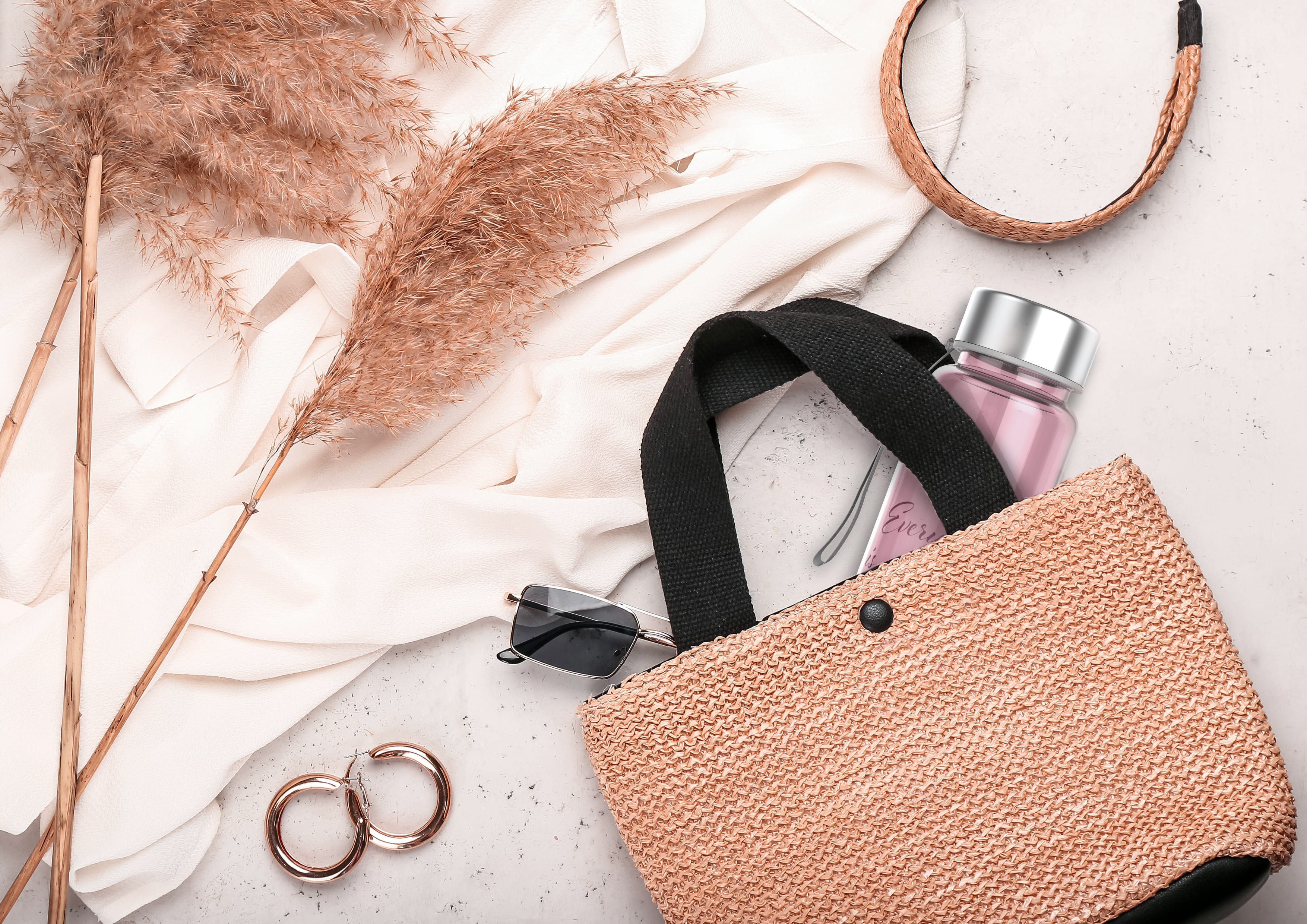 różowy bidon na wodę