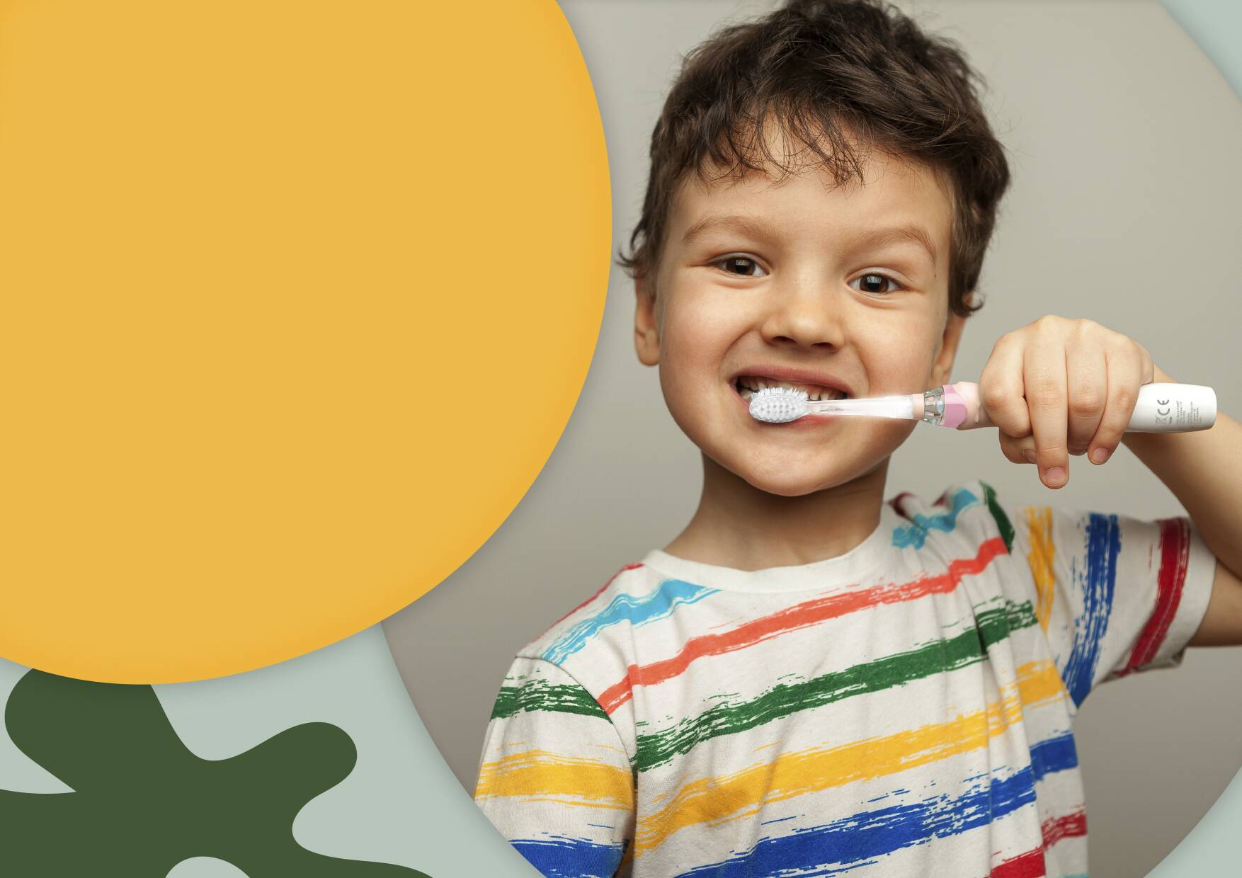 mycie zębów szczoteczką LED