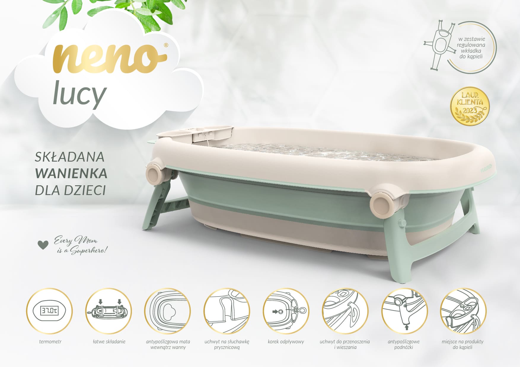 kobieta bawiąca sie na macie Neno Mondo z maluszkiem