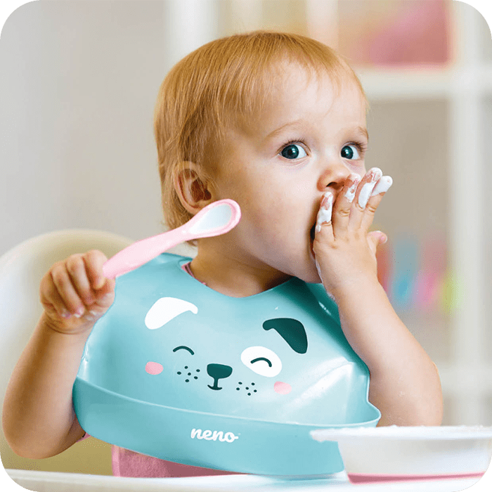 śliniak do nauki jedzenia