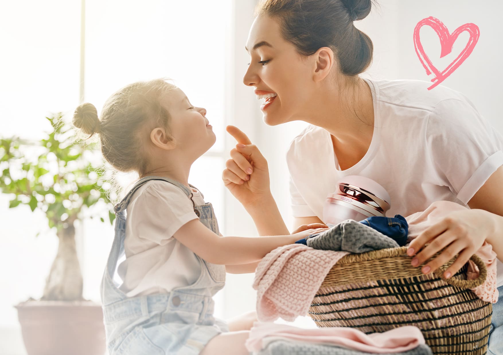 kobieta drocząca się z dzieckiem