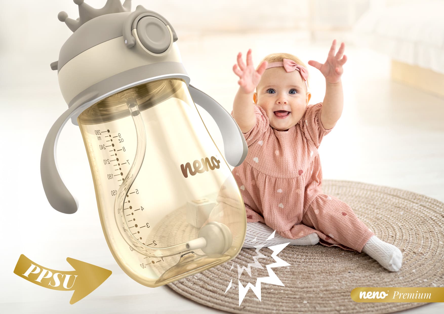 dziewczynka siedząca na brzuchu mamy i bawiąca sie Neno Mio2