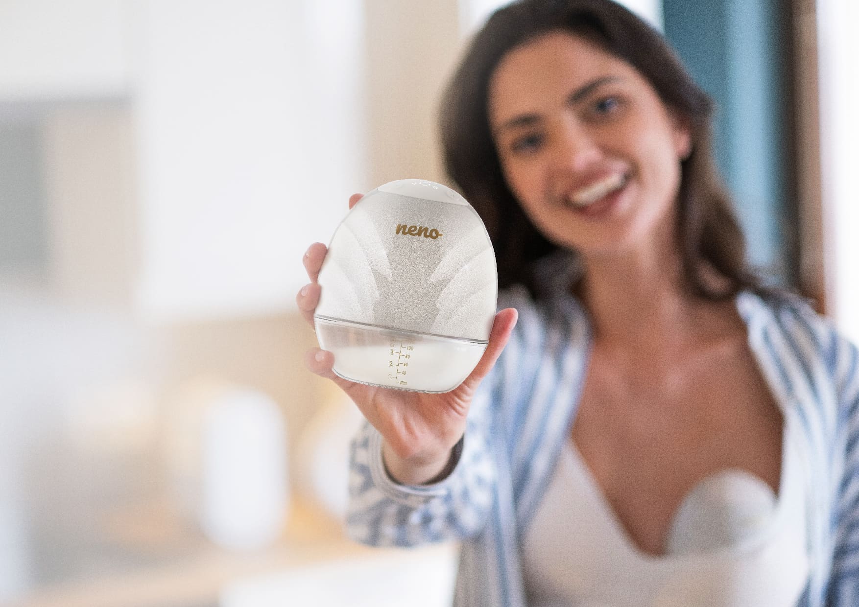 kobieta rekomendująca Neno Perla