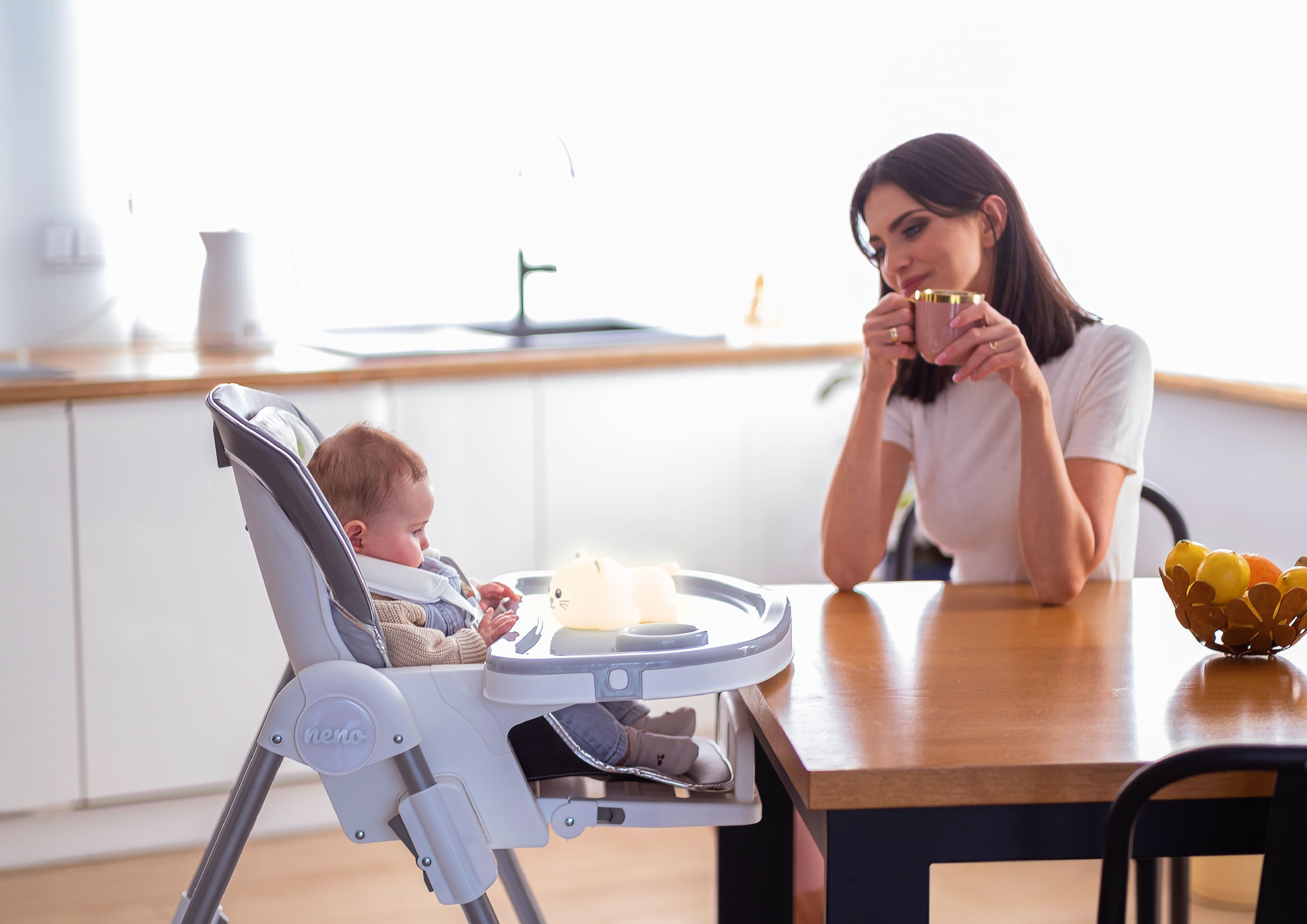 dłoń biorąca chusteczki